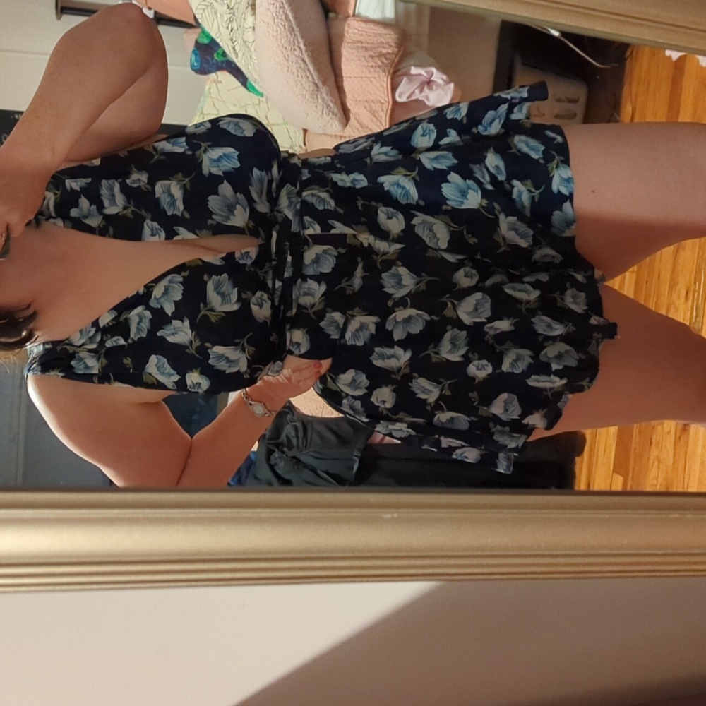 Lulu's S floral romper shorts wrap top